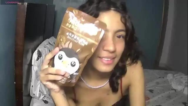 Image 2 of helia_n_amy Stream on Chaturbate on 1 month ago