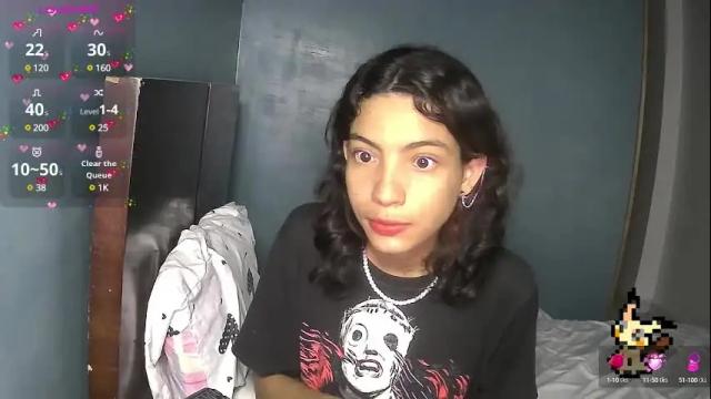 Image 8 of helia_n_amy Stream on Chaturbate on 1 month ago