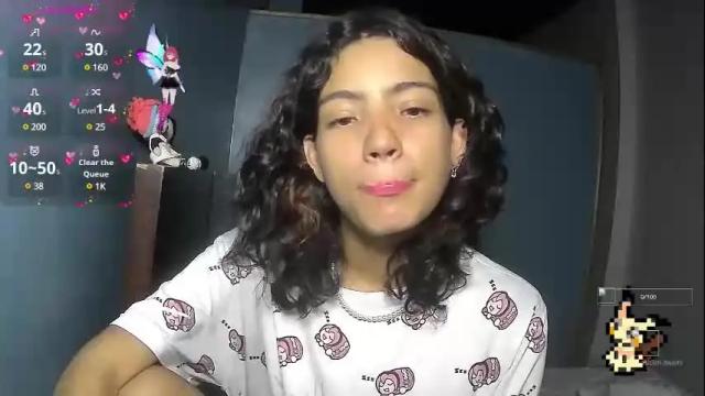 Image 2 of helia_n_amy Stream on Chaturbate on 24 days ago