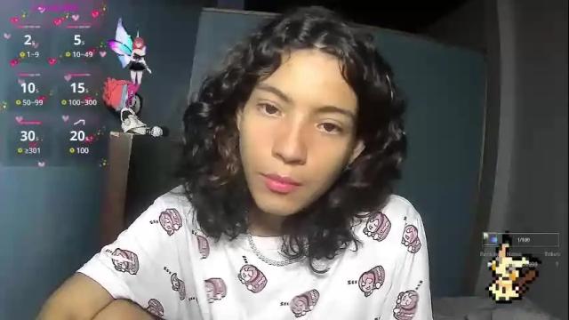 Image 4 of helia_n_amy Stream on Chaturbate on 24 days ago
