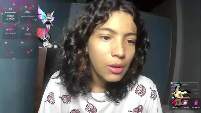 Image 6 of helia_n_amy Stream on Chaturbate on 24 days ago