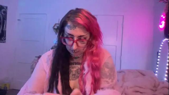 Image 11 of hell0kittyblood Stream on Chaturbate on 1 month ago