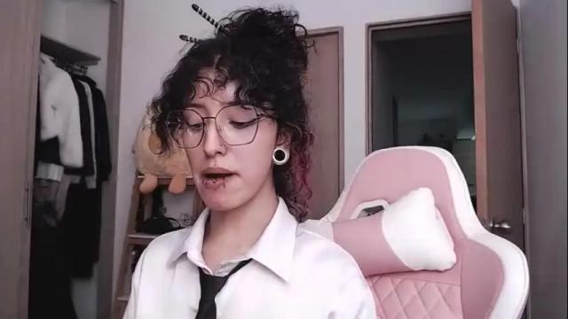 Image 7 of hell_666_xxx Stream on Chaturbate on 18 days ago