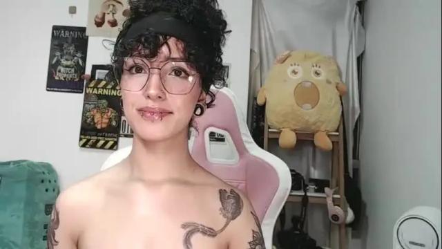 Image 12 of hell_666_xxx Stream on Chaturbate on 9 days ago