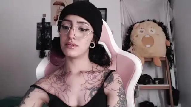 Image 4 of hell_666_xxx Stream on Chaturbate on 15 hours ago