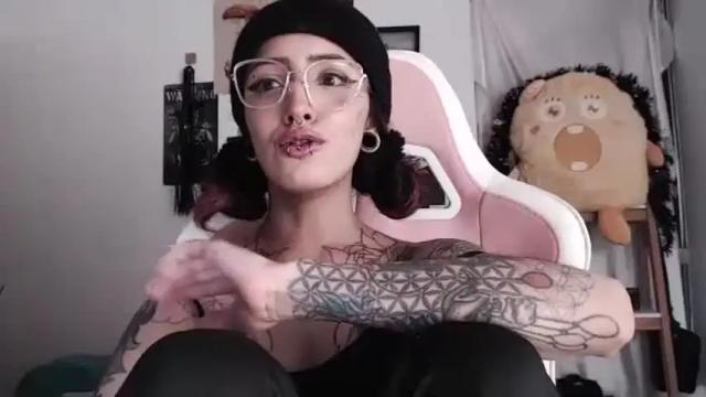 Image 8 of hell_666_xxx Stream on Chaturbate on 15 hours ago