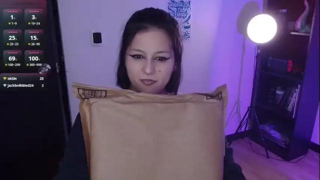 Image 8 of hell_dancer_ Stream on Chaturbate on 2 months ago