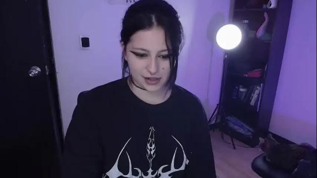 Image 2 of hell_dancer_ Stream on Chaturbate on 2 months ago