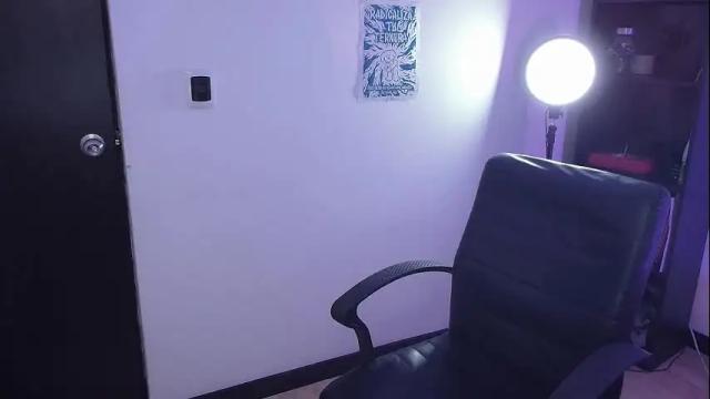 Image 2 of hell_dancer_ Stream on Chaturbate on 2 months ago