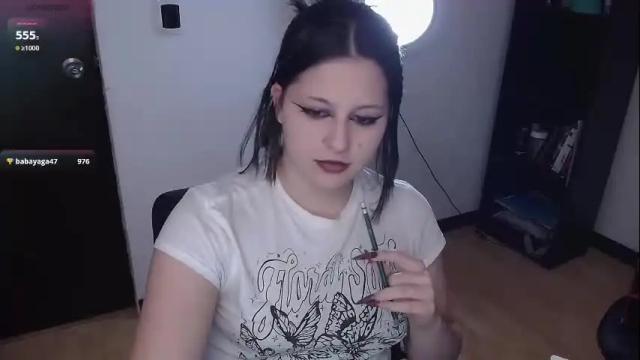 Image 2 of hell_dancer_ Stream on Chaturbate on 26 days ago