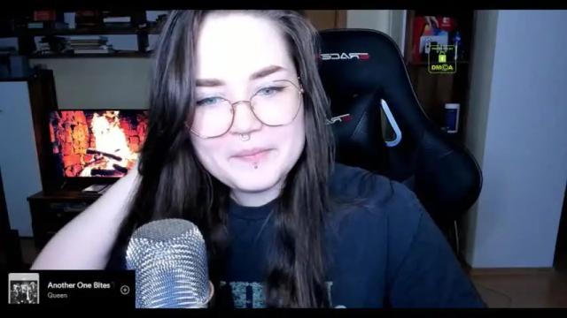 Image 8 of hell_hotline Stream on Chaturbate on 13 months ago