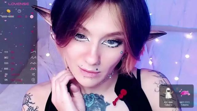 Image 2 of hella_hell Stream on Chaturbate on 19 months ago