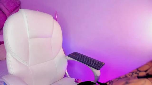 Image 11 of helldy_blod Stream on Chaturbate on 18 months ago