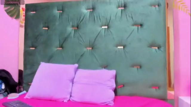 Image 10 of hellen__4master Stream on Chaturbate on 1 month ago