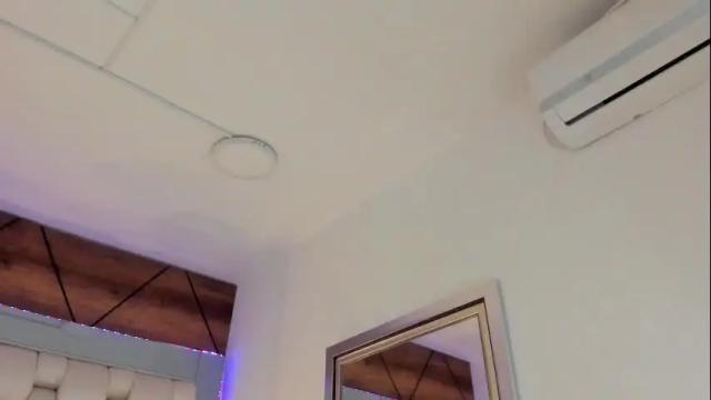 Image 3 of hellen_amazing Stream on Chaturbate on 13 days ago
