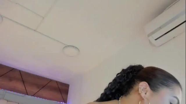 Image 4 of hellen_amazing Stream on Chaturbate on 13 days ago
