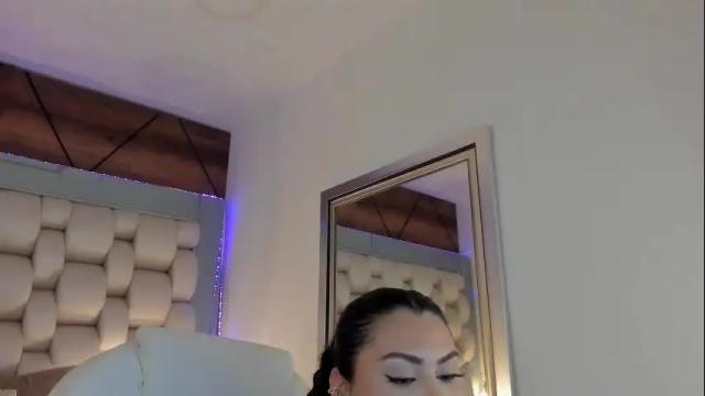 Image 7 of hellen_amazing Stream on Chaturbate on 13 days ago