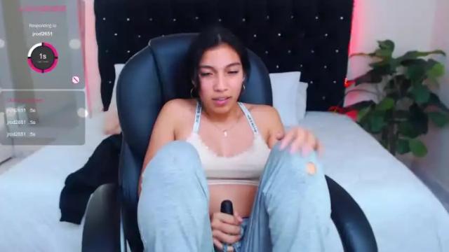 Image 10 of hellen_cristal Stream on Chaturbate on 16 months ago