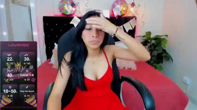 Image 3 of hellen_cristal Stream on Chaturbate on 16 months ago