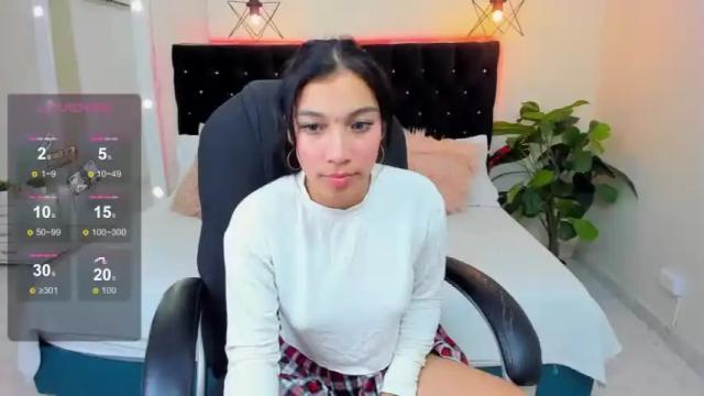 Image 2 of hellen_cristal Stream on Chaturbate on 16 months ago
