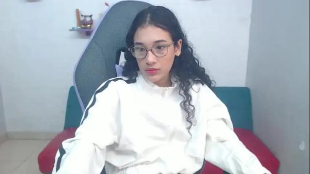 Image 2 of hellen_queensex Stream on Chaturbate on 5 months ago