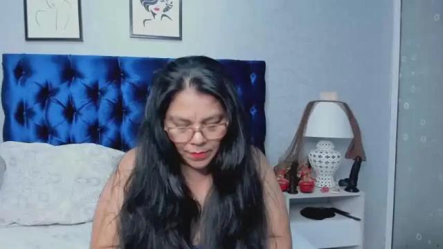 Image 2 of hellen_sweet69 Stream on Chaturbate on 16 months ago