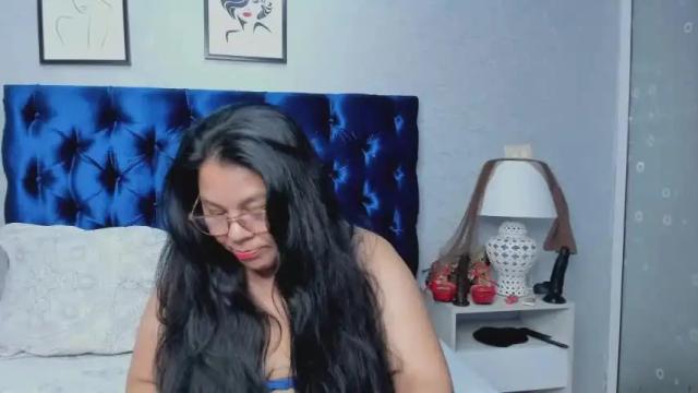 Image 4 of hellen_sweet69 Stream on Chaturbate on 16 months ago