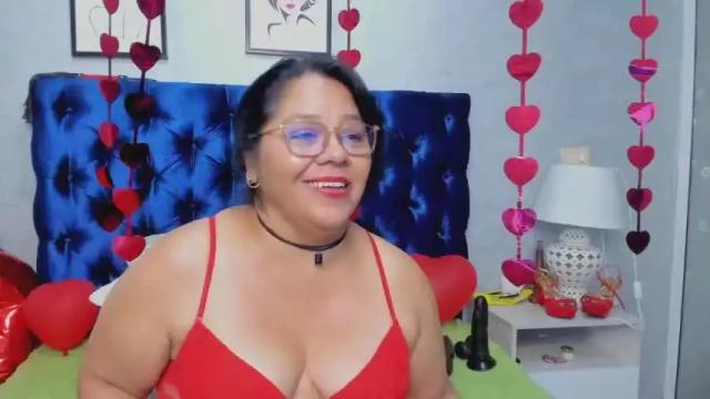 Image 2 of hellen_sweet69 Stream on Chaturbate on 23 months ago