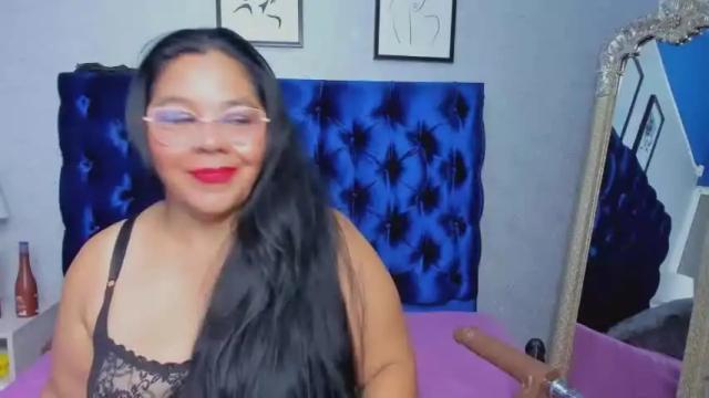 Image 7 of hellen_sweet69 Stream on Chaturbate on 14 months ago