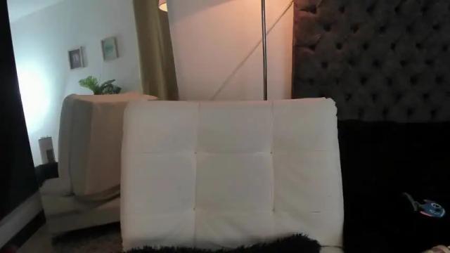 Image 4 of hellenolimpo Stream on Chaturbate on 19 months ago