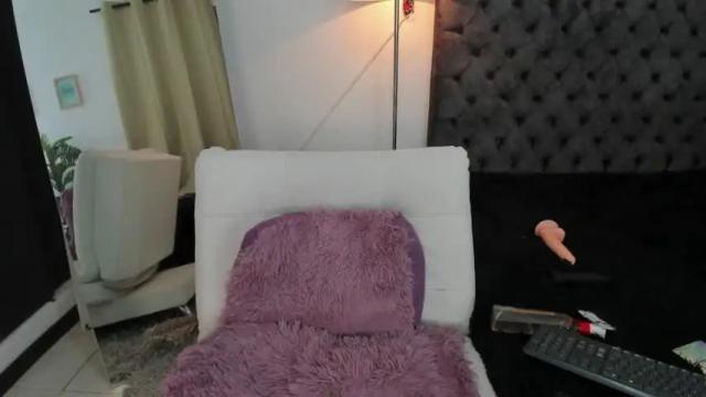 Image 7 of hellenolimpo Stream on Chaturbate on 19 months ago