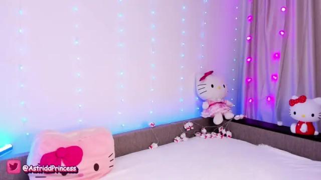 Image 11 of helloiamastrid Stream on Chaturbate on 15 months ago