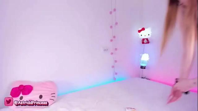 Image 7 of helloiamastrid Stream on Chaturbate on 2 days ago