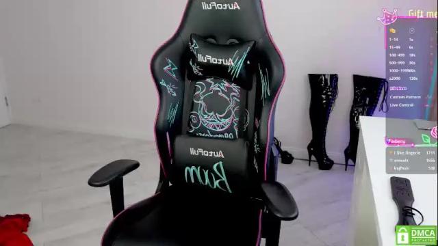 Image 4 of hellokittyalice Stream on Chaturbate on 1 month ago