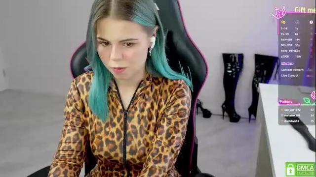 Image 10 of hellokittyalice Stream on Chaturbate on 1 month ago