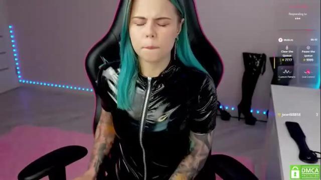 Image 10 of hellokittyalice Stream on Chaturbate on 29 days ago