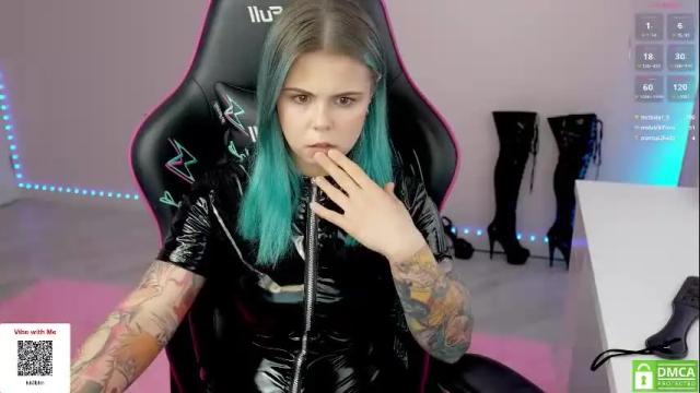 Image 8 of hellokittyalice Stream on Chaturbate on 17 days ago