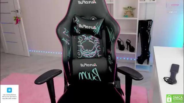 Image 3 of hellokittyalice Stream on Chaturbate on 1 month ago