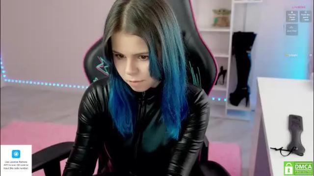 Image 6 of hellokittyalice Stream on Chaturbate on 29 days ago