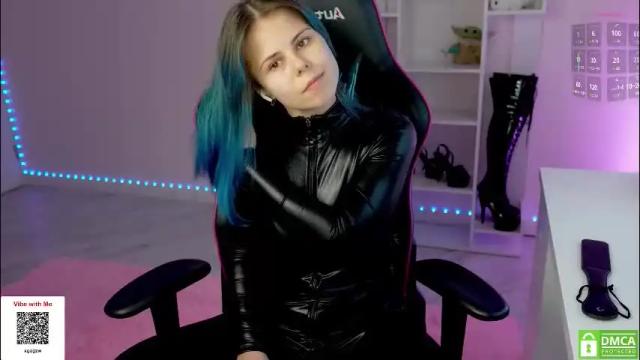 Image 8 of hellokittyalice Stream on Chaturbate on 21 days ago