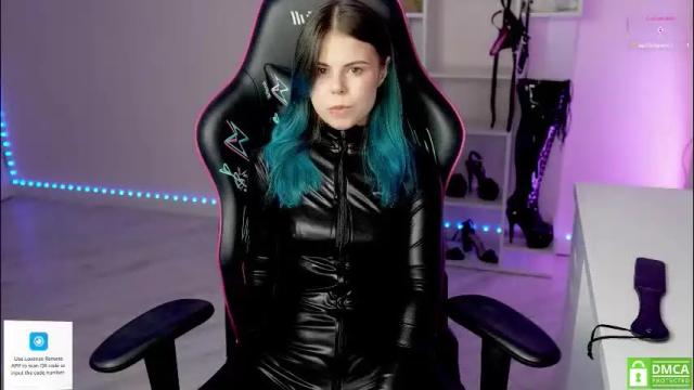 Image 10 of hellokittyalice Stream on Chaturbate on 14 days ago