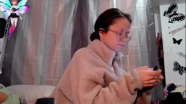 Image 2 of hellomisskitty420 Stream on Chaturbate on 19 months ago