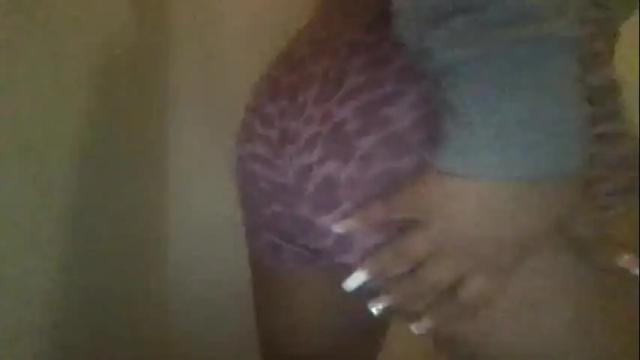 Image 8 of hennyswirl Stream on Chaturbate on 16 months ago