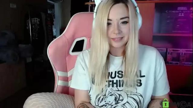 Image 2 of henta1koi Stream on Chaturbate on 1 month ago