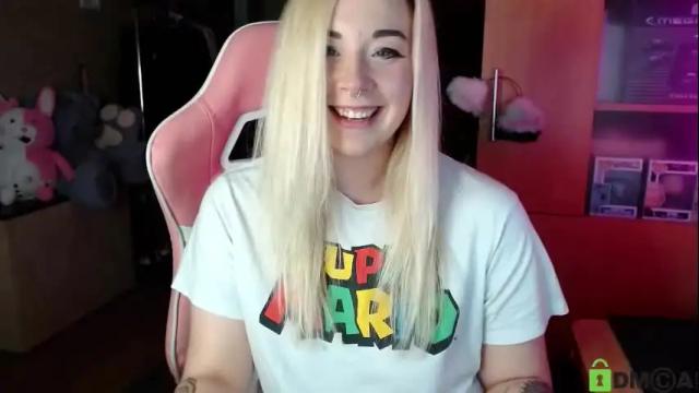 Image 3 of henta1koi Stream on Chaturbate on 20 days ago