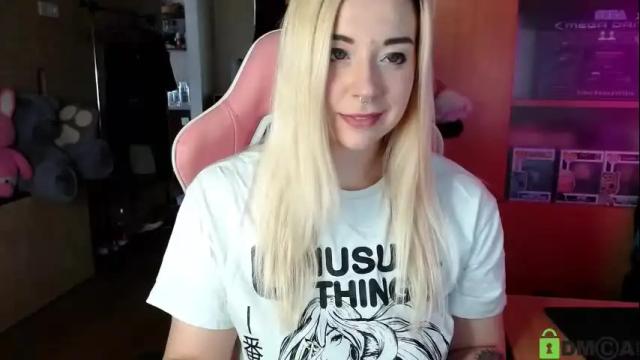 Image 7 of henta1koi Stream on Chaturbate on 17 days ago