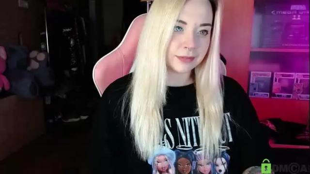 Image 2 of henta1koi Stream on Chaturbate on 16 days ago