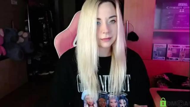 Image 4 of henta1koi Stream on Chaturbate on 16 days ago