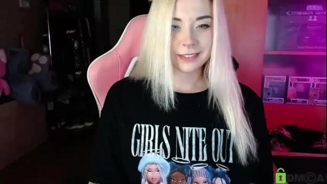 Image 7 of henta1koi Stream on Chaturbate on 16 days ago