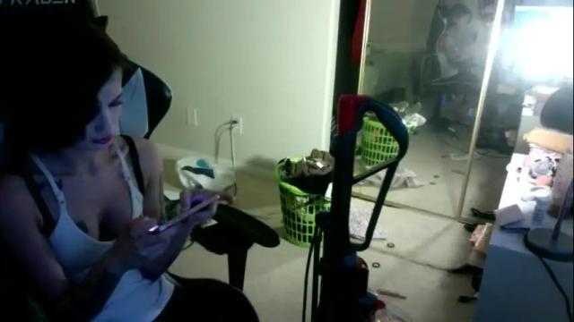 Image 4 of hentai_kittyxx Stream on Chaturbate on 19 days ago